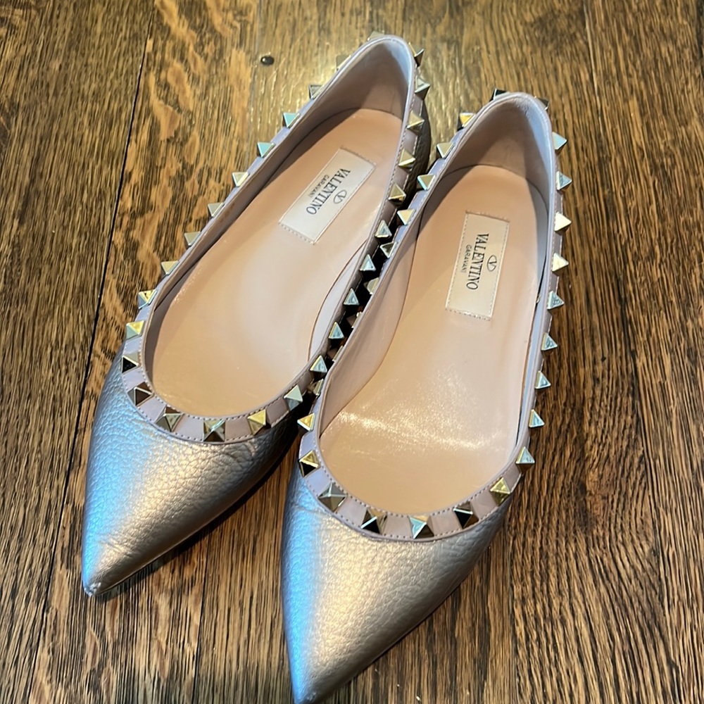 Valentino Garavani flats